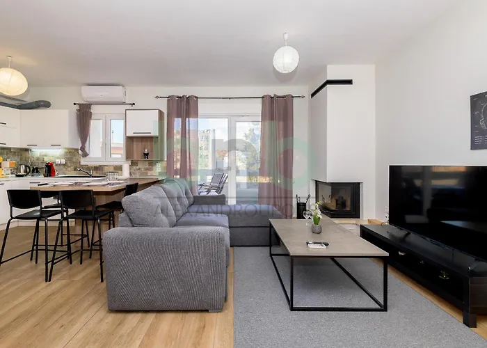 Luxurious Tsimiski 2Nd Floor