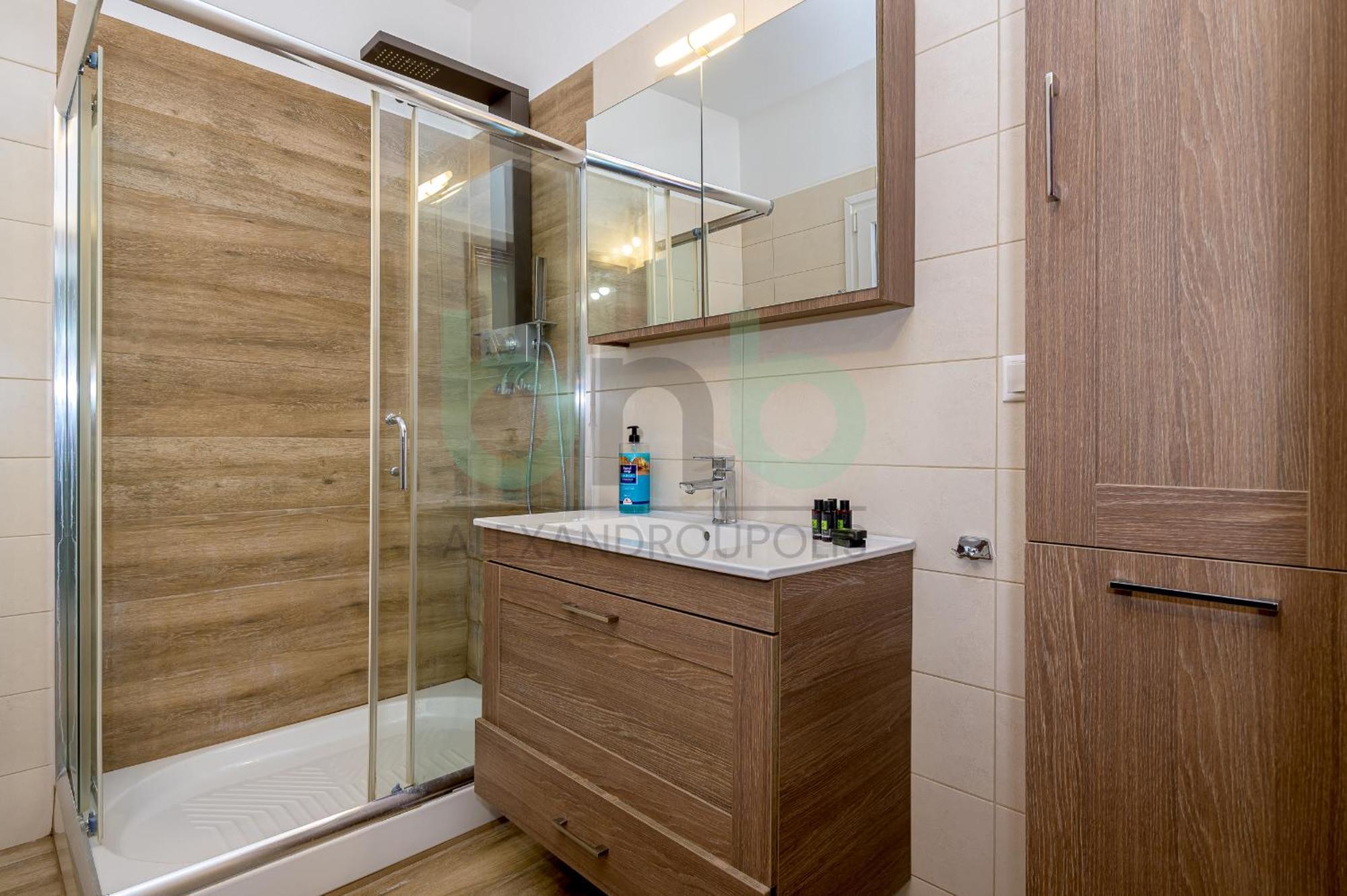 Luxurious Tsimiski 2nd Floor Apartment Alexandroupoli