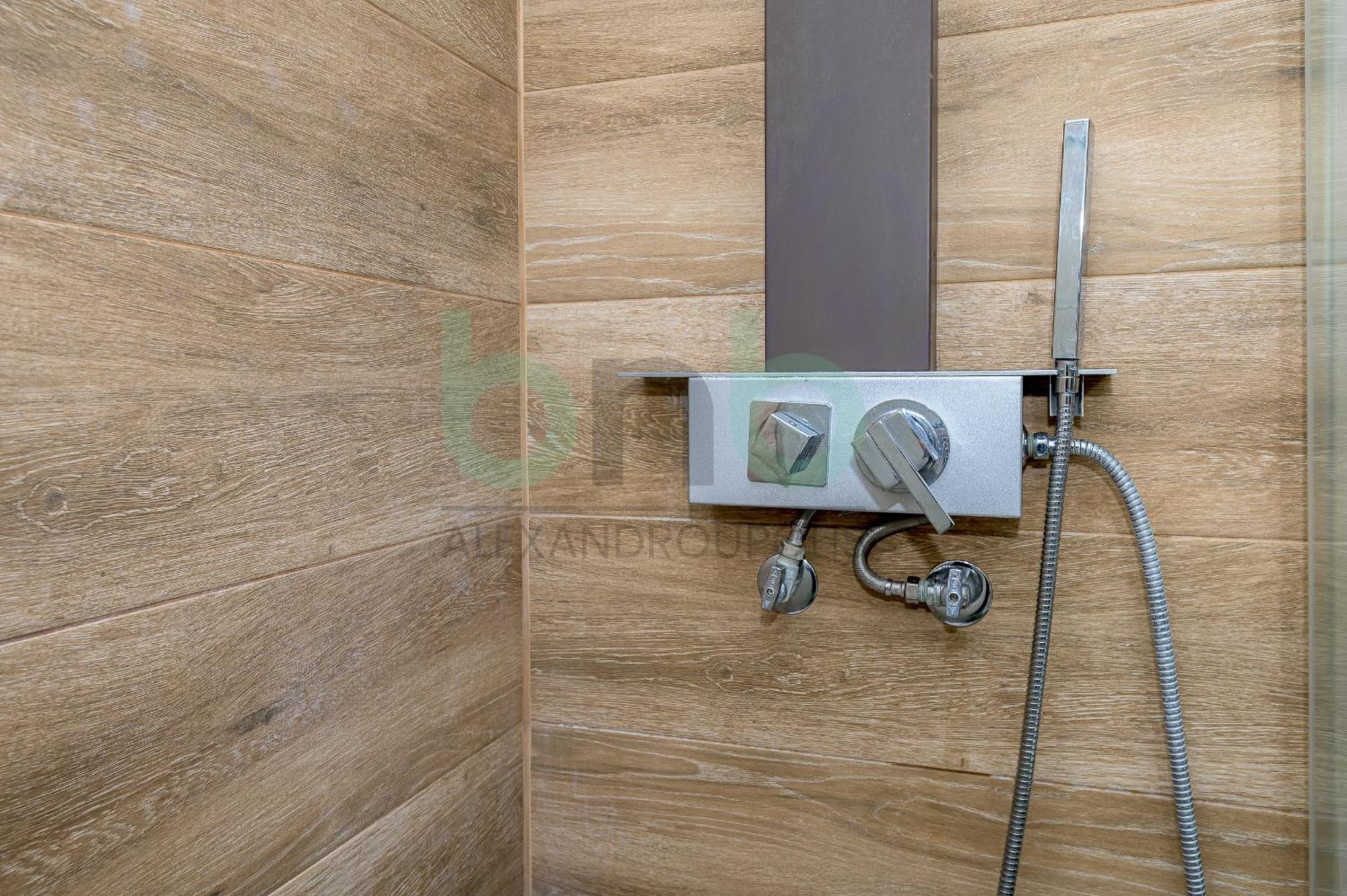 Luxurious Tsimiski 2nd Floor Apartment *