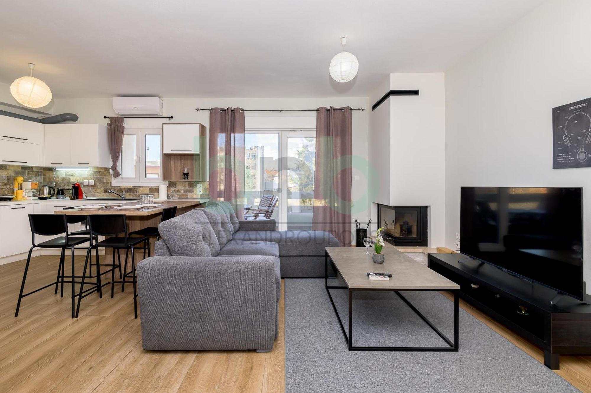 Luxurious Tsimiski 2nd Floor Apartment *