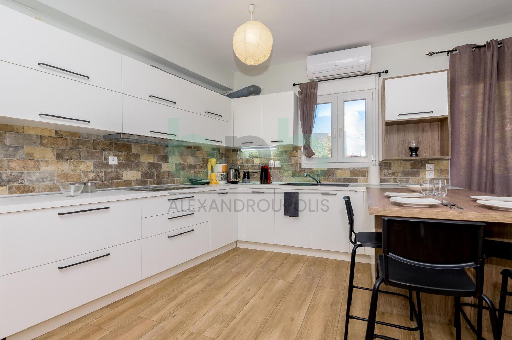 Luxurious Tsimiski 2nd Floor Apartment Alexandroupoli